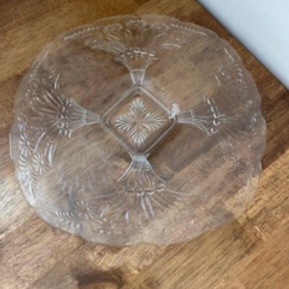 Vintage Clear Pressed Glass Serving Plate –‎ Elegant Art Deco-Inspired Design - Picture 3 of 4